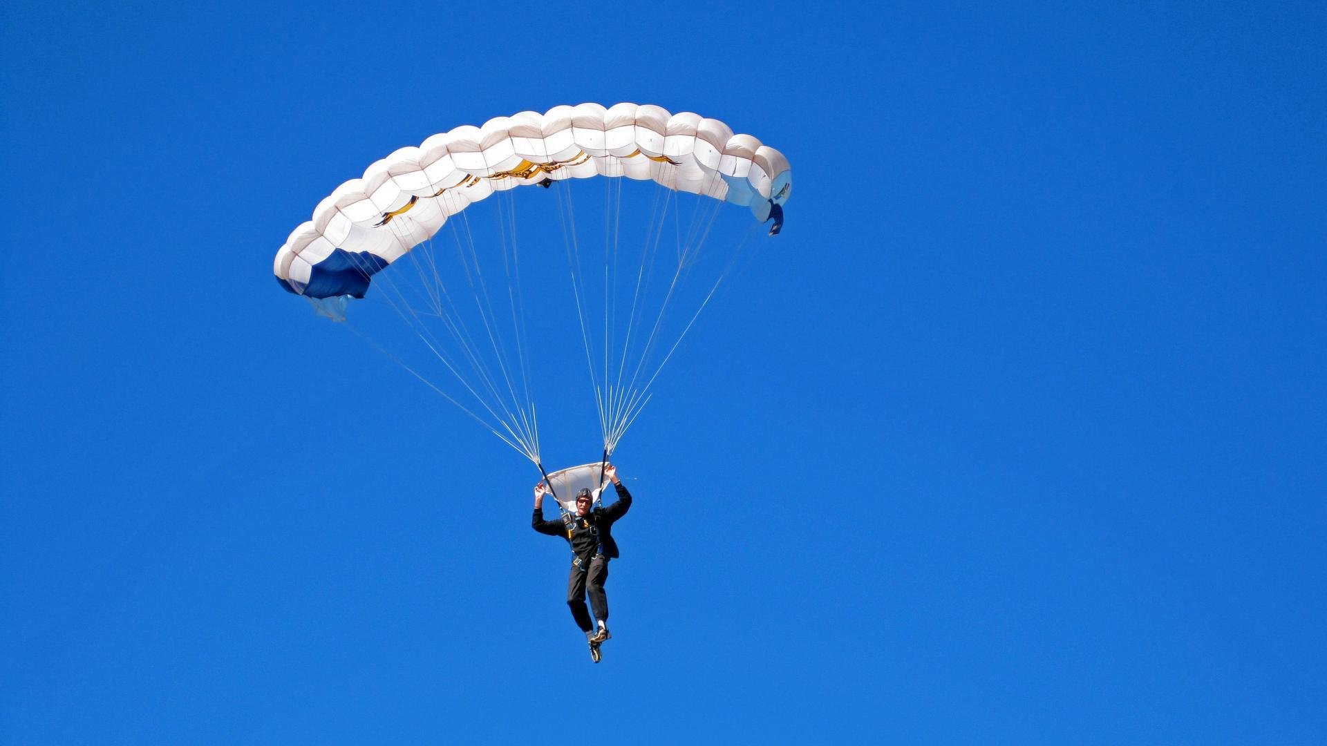 仰泳冲刺波兰排名稳步提升，仰泳精彩视频