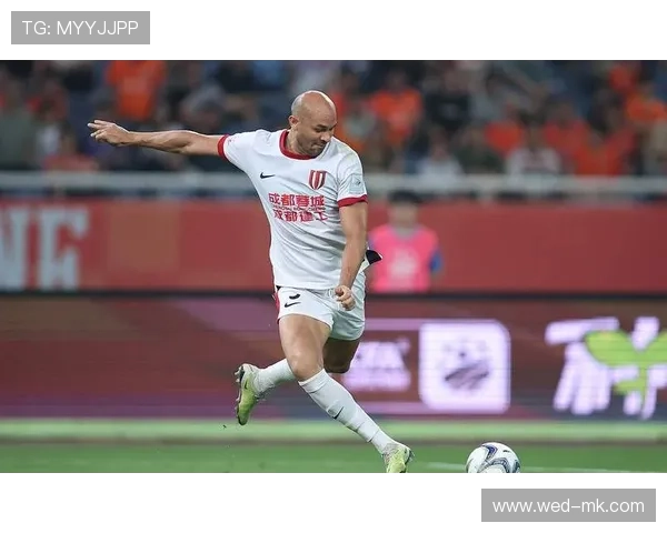 成都蓉城帅惟浩边路传中助攻前锋，攻守兼备的足球奇才